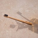 Apeiron Bambuszahnbürste FINIDENT - Schwarz