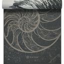 Tapis de Yoga Réversibile Premium SPIRALE - gris avec vague/noir avec fossile